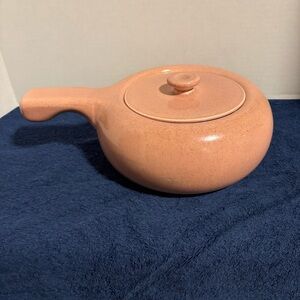 MCM Russel Wright American Modern Covered Casserole Dish Pottery Coral Bean Pot
